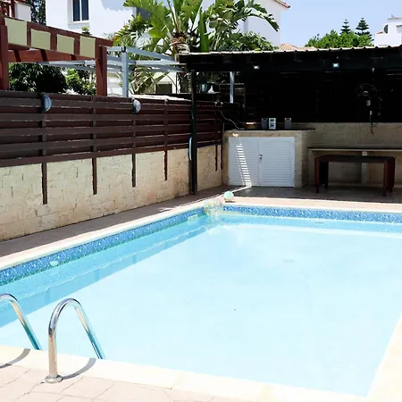 Agesilaos Seaview 33 * איה נאפה